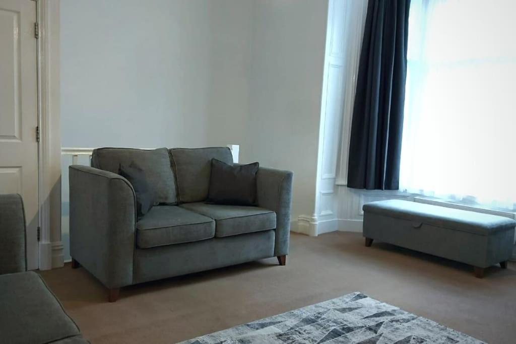 2 Bedroom City Centre Duplex Apt Preston  Bagian luar foto
