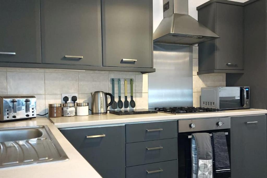 2 Bedroom City Centre Duplex Apt Preston  Bagian luar foto